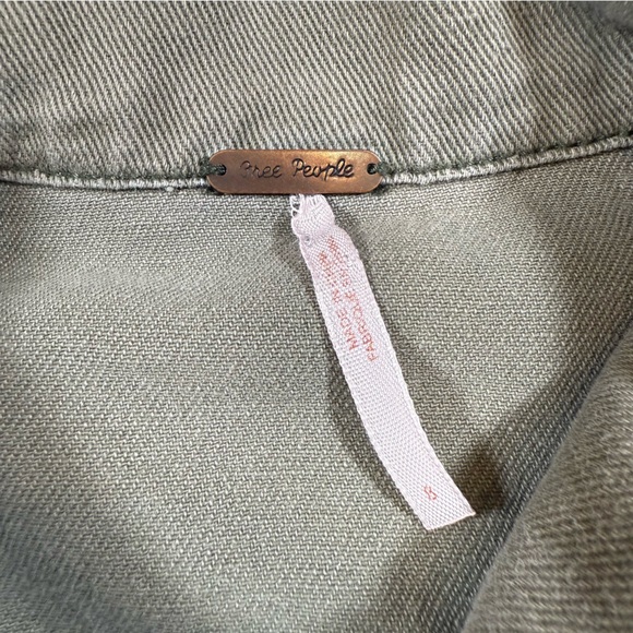 Free People Military Green Distressed Soft Cotton Jean Denim Jacket Size 8 - Picture 4 of 7